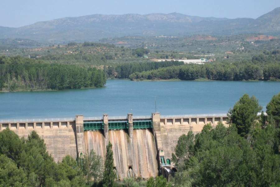 Al TC: Polémica por indicación en Presupuestos 2020 que exime de evaluación ambiental a embalses