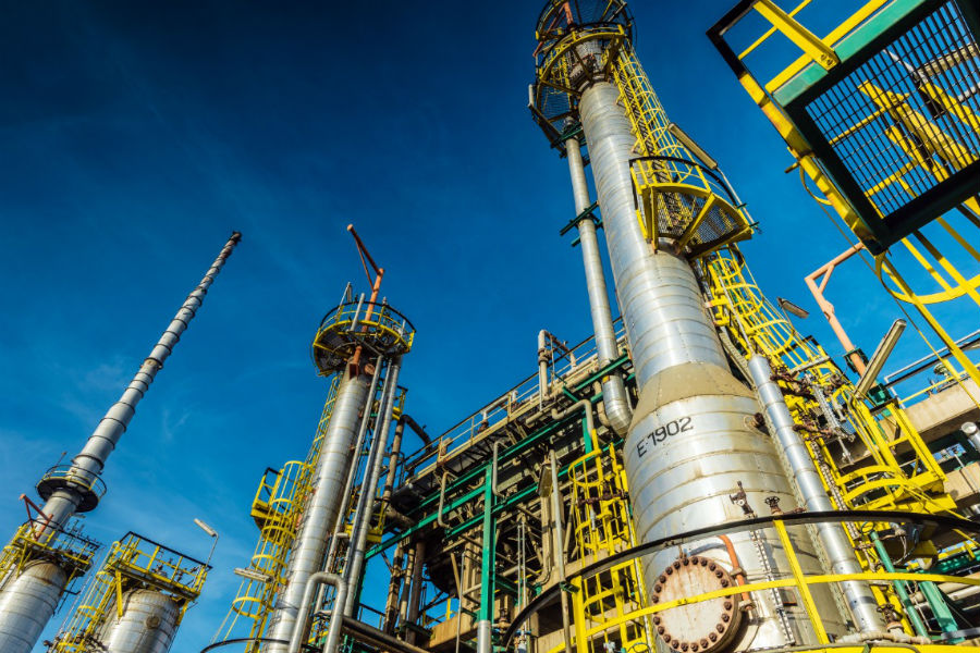 ENAP incombustible: Contraloría descubre multimillonarios sobrecostos en mantención de refinería