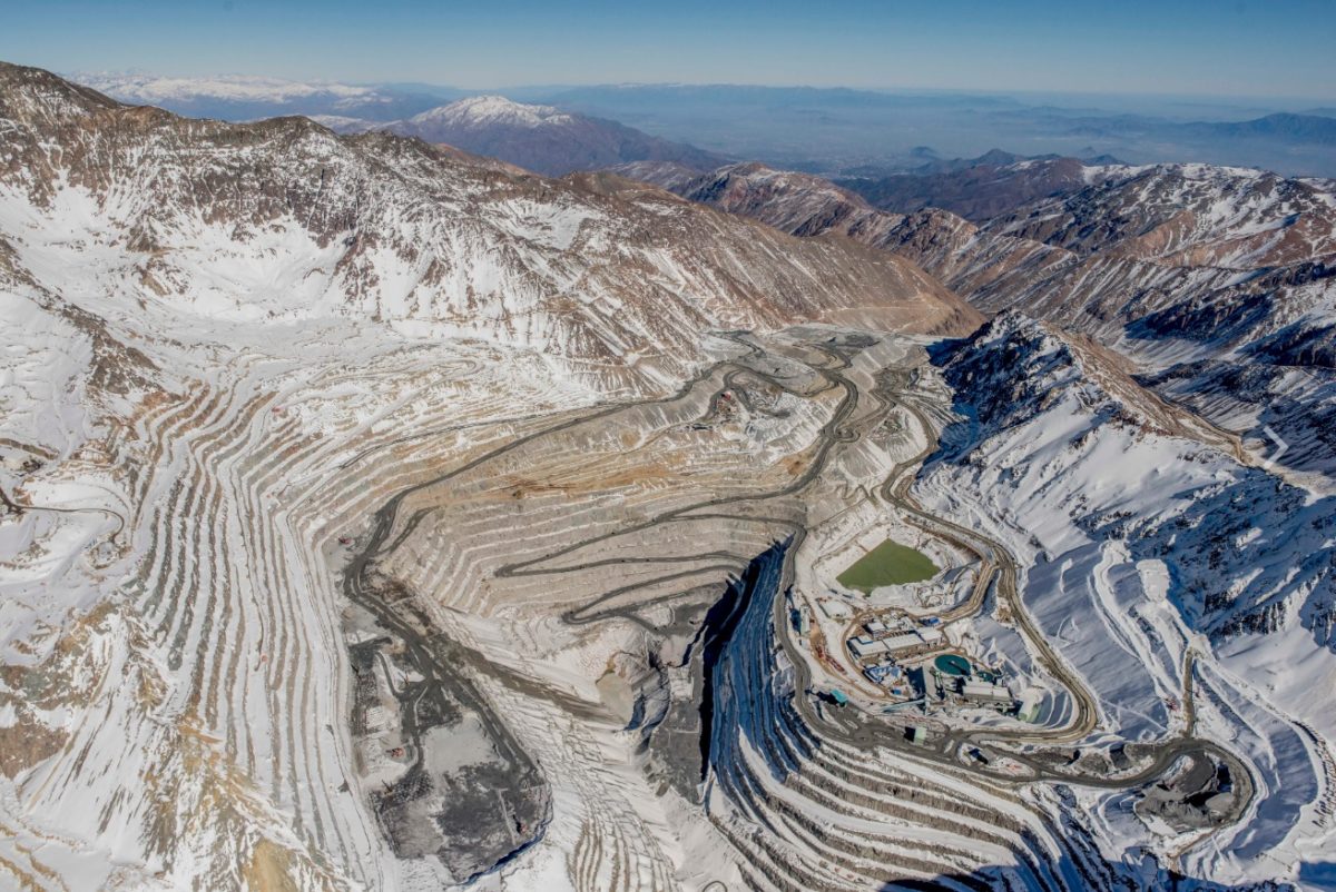 Servicio de Evaluación Ambiental extiende plazo a proyecto minero de Anglo American y desata malestar entre vecinos de Lo Barnechea