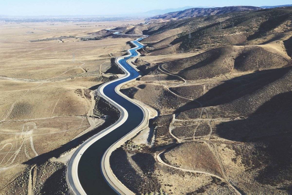 Científicos chilenos advierten costos medioambientales de carreteras hídricas