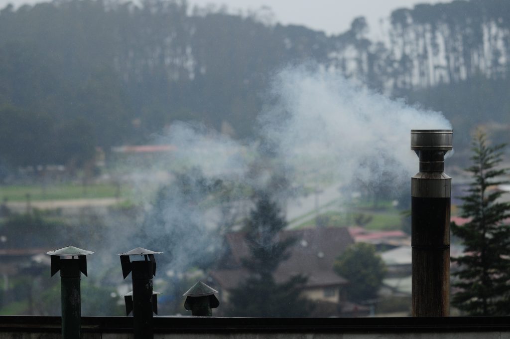 Científicos chilenos advierten que malas condiciones atmosféricas en invierno podrían favorecer la propagación del SARS-CoV-2