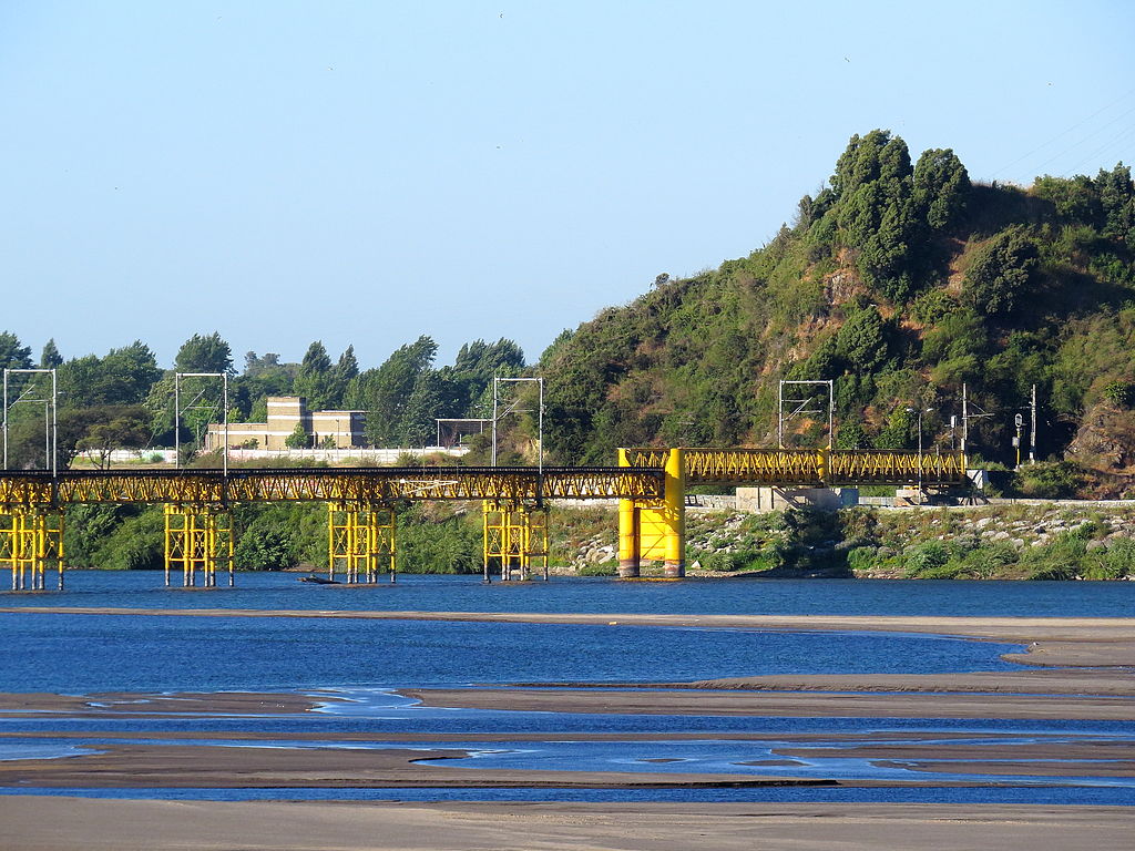 EFE solicita modificar cauce del río Biobío para obras del nuevo puente ferroviario