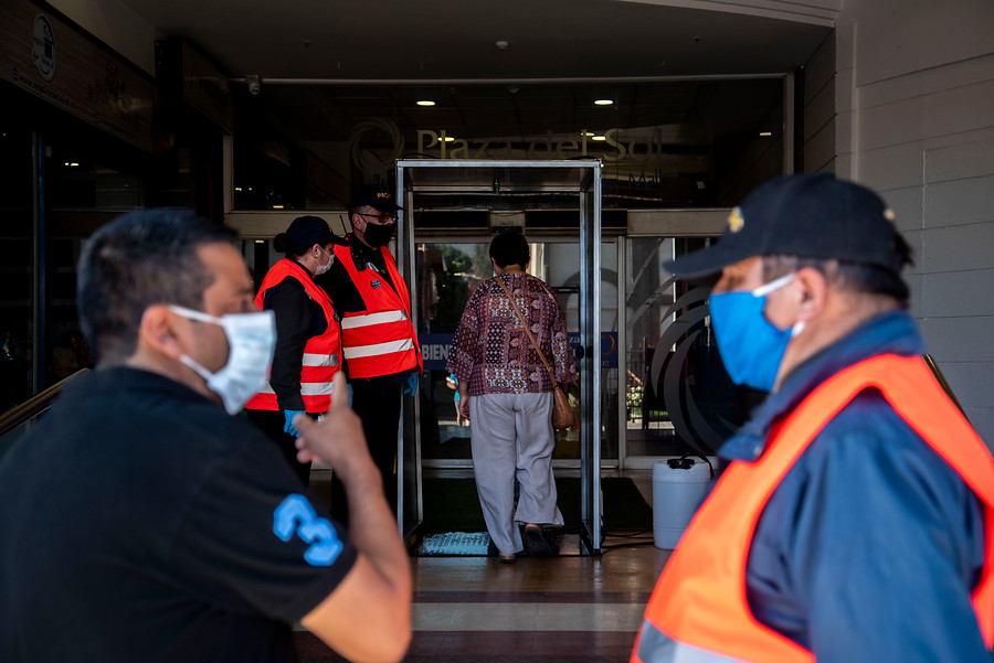 La elite en la pandemia: entre la estrategia del “buenismo” y la doctrina del shock