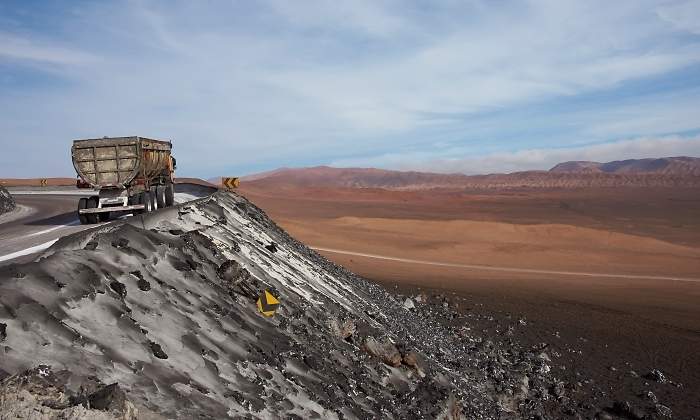 Industria minera de cobre en Chile analiza reducir producción ante emergencia por coronavirus