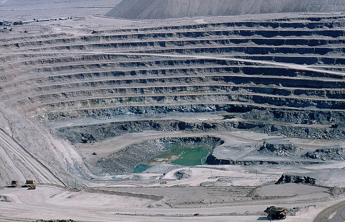 Gobierno no descarta nuevas suspensiones en minas del país