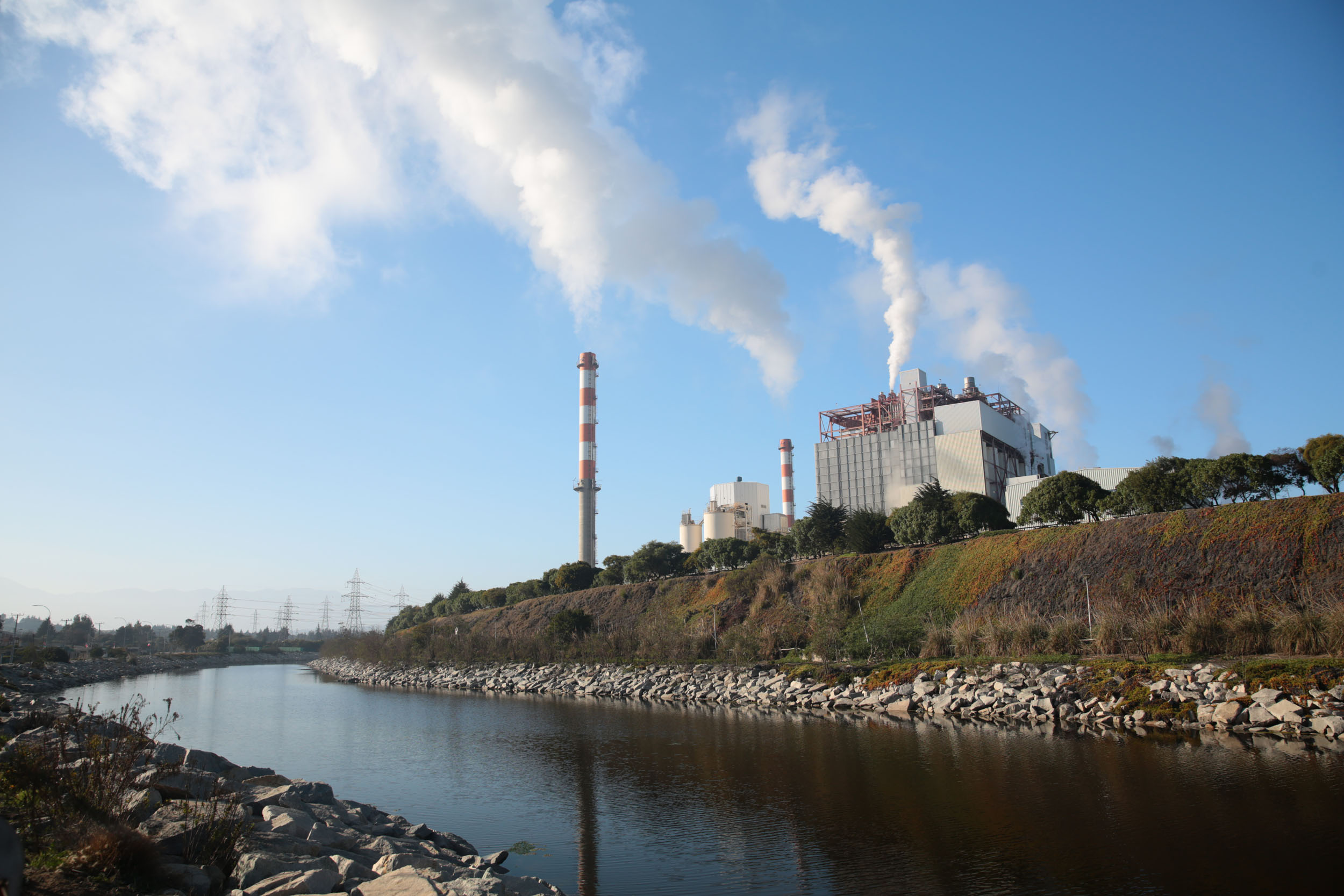 Trayectoria a la carbono neutralidad más que doblará electrificación del país