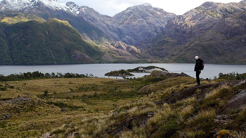 Presentan argumentos jurídicos contra expansión salmonicultora en Reserva Nacional Kawésqar