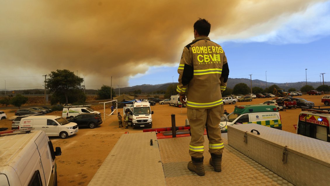 Incendio forestal en Quilpué ya está contenido y lejos de zonas pobladas