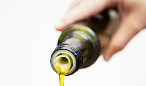 Con residuos de la industria del aceite de oliva desarrollan biocombustibles sólidos y carbones descontaminantes