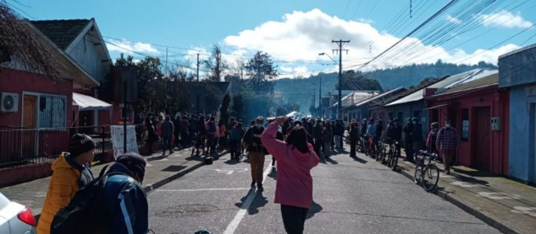 Denuncian que hombre fue golpeado por Carabineros al interior de comisaria Santa Bárbara