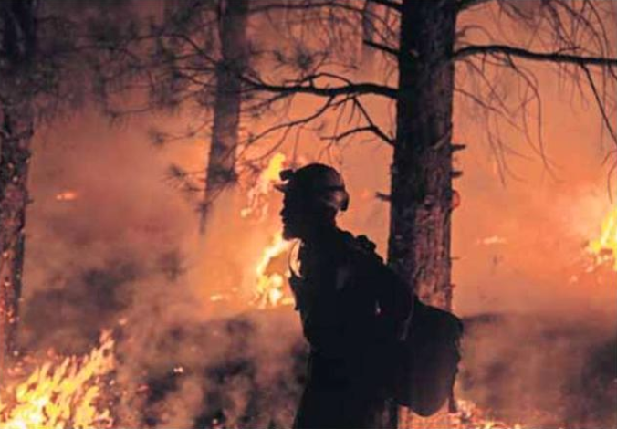 EE.UU.: incendio es tan grande que cambia las condiciones climáticas
