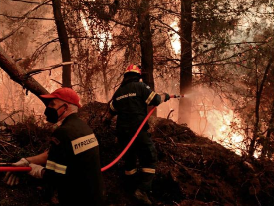 El Mediterráneo se asfixia con incendios y calor de 50 grados