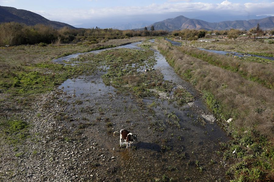 Gobierno limita riego de más de cuatro mil agricultores para evitar racionamiento de agua potable en Valparaíso