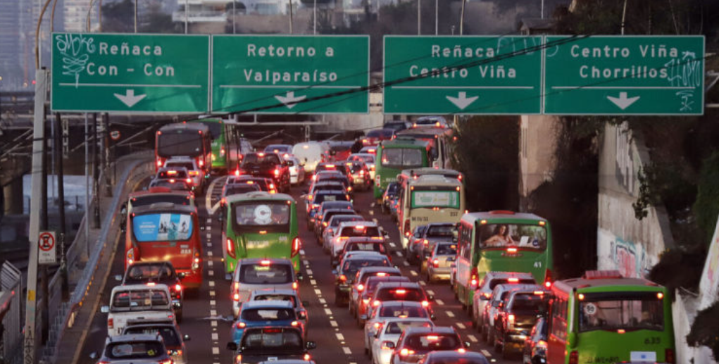 Cachetazo a autos de combustión: Chile y 30 países se comprometen a eliminarlos a 2035 en COP26