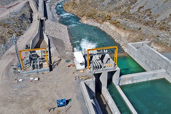 Nuevo problema en Alto Maipo: Incidente en túnel obliga a desconectar central Las Lajas