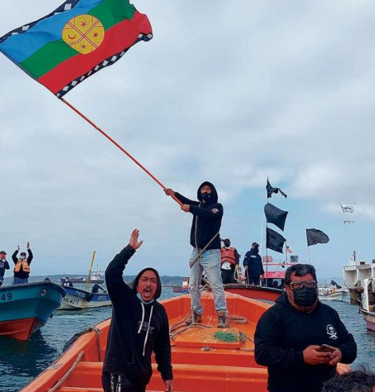 Por mar y tierra: desacuerdo con Enap radicaliza bloqueo