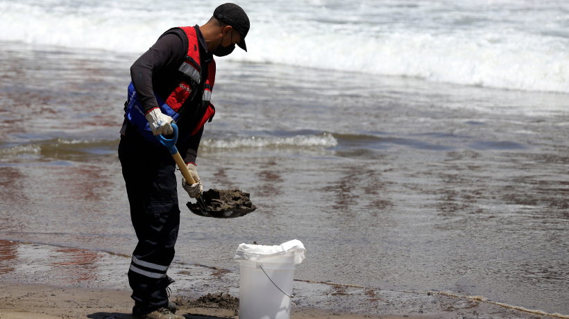 Expertos advierten por graves daños ambientales tras el último derrame