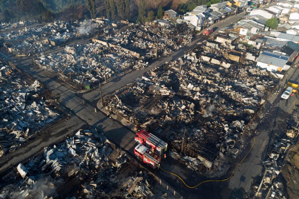 Tragedia en Castro: Casi 150 casas destruidas deja mega incendio y se mantiene Alerta Roja