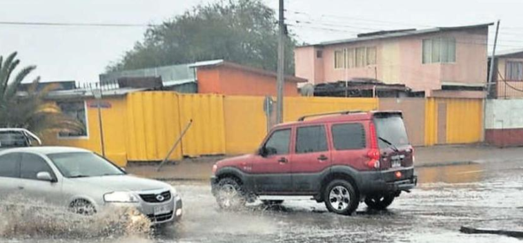 Inusual fenómeno climático genera precipitaciones y tormenta eléctrica en Calama y Chuquicamata