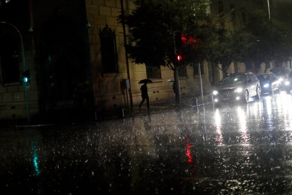 Aguas Andinas y Esval llaman a no bajar la guardia: lluvias elevaron en solo 0,12% el volumen de El Yeso, y Peñuelas continúa seco