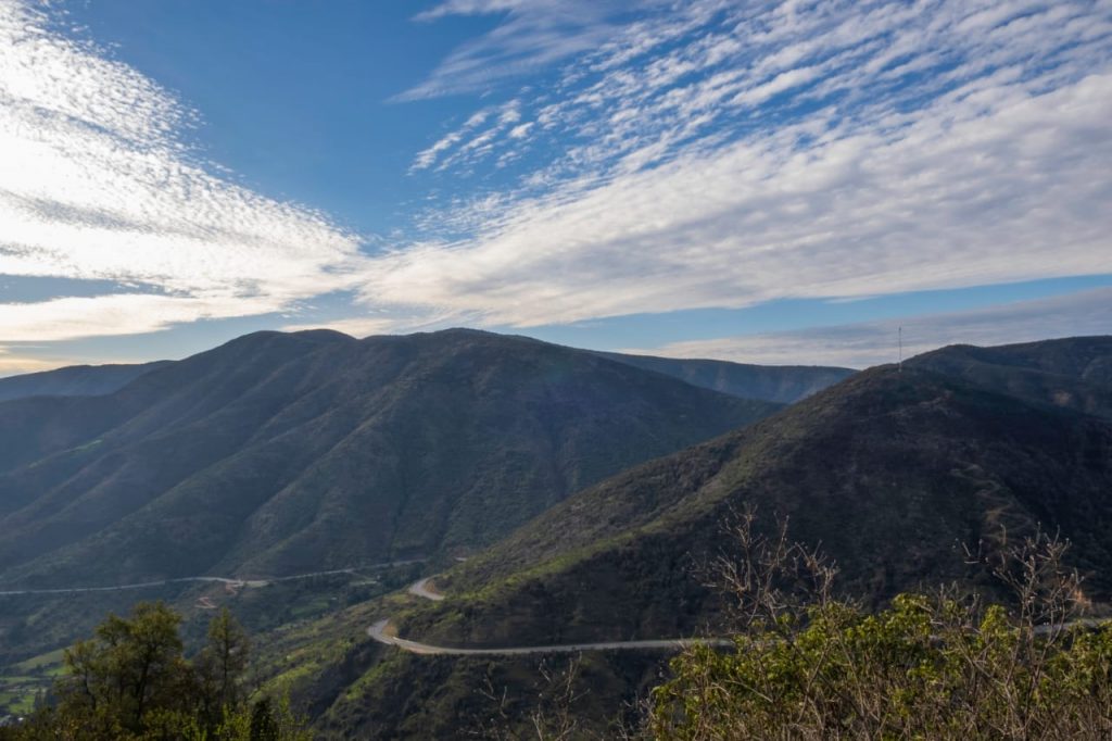 Alcaldes de Puchuncaví y Zapallar recurrirán al Tribunal Ambiental para paralizar obras de Ruta F20