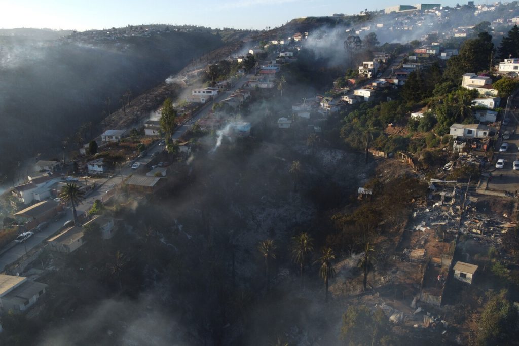 Mega incendio de Viña del Mar: Más de 500 casas destruidas y poblaciones arrasadas