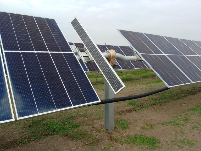 Proyecto de ley que fomenta la participación de energías renovables obtiene luz verde en Comisión de Minería y Energía