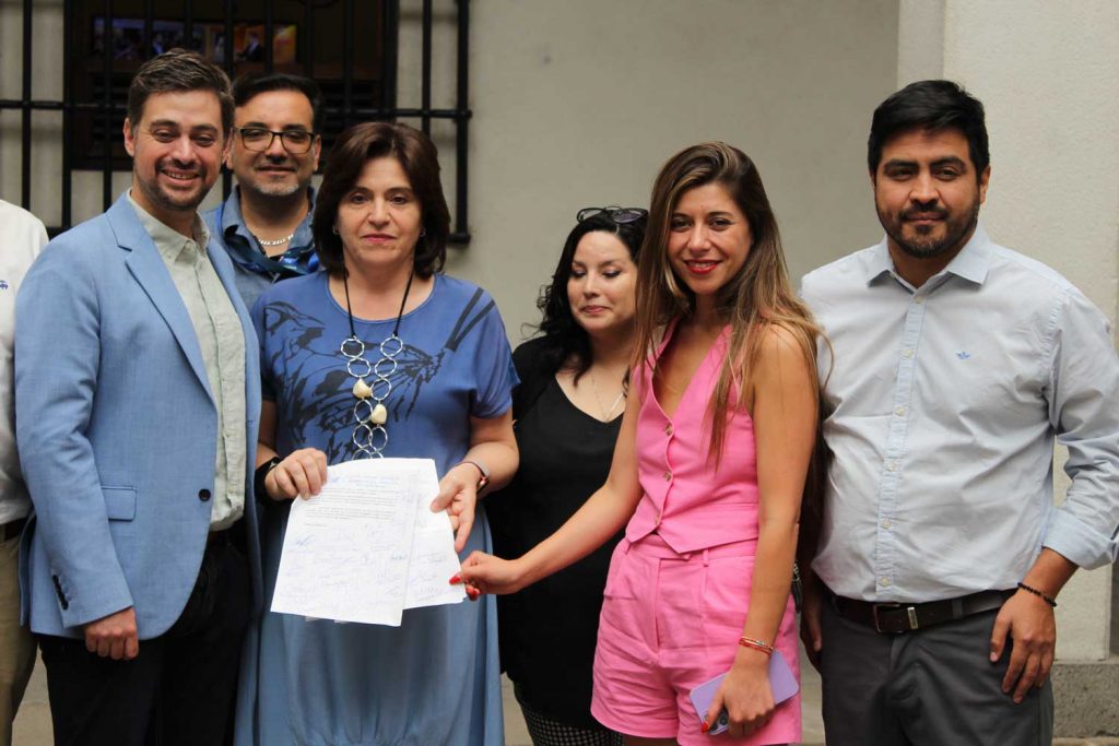 Diputados y gobernadores entregan carta al Gobierno y piden rechazar proyecto Dominga