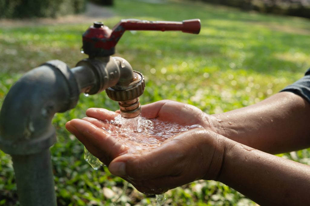 La otra crítica a la propuesta constitucional: mantiene la propiedad del agua