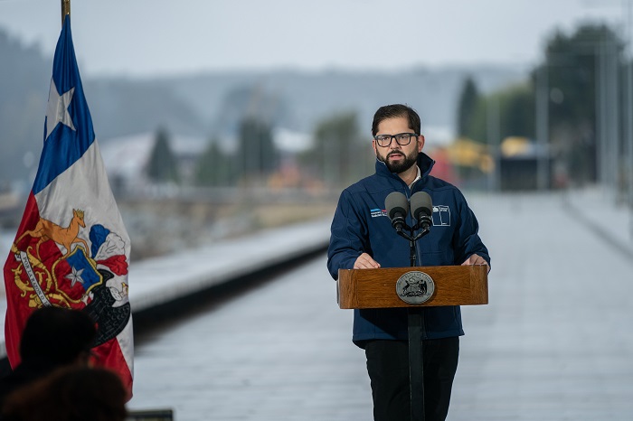 Presidente Boric anuncia ayudas a damnificados por lluvias: la próxima semana comenzará pago de bono