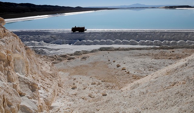 La negociación a dos bandas de Codelco para ingresar al negocio del litio