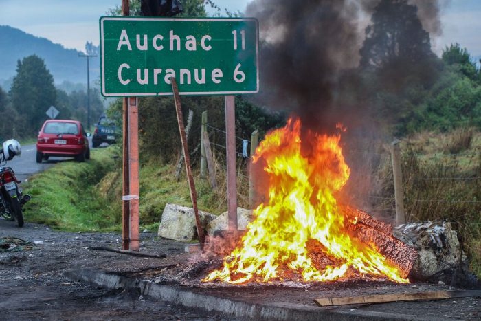 Pescadores artesanales cortan ingreso a Quellón por prohibición de pesca en Aysén