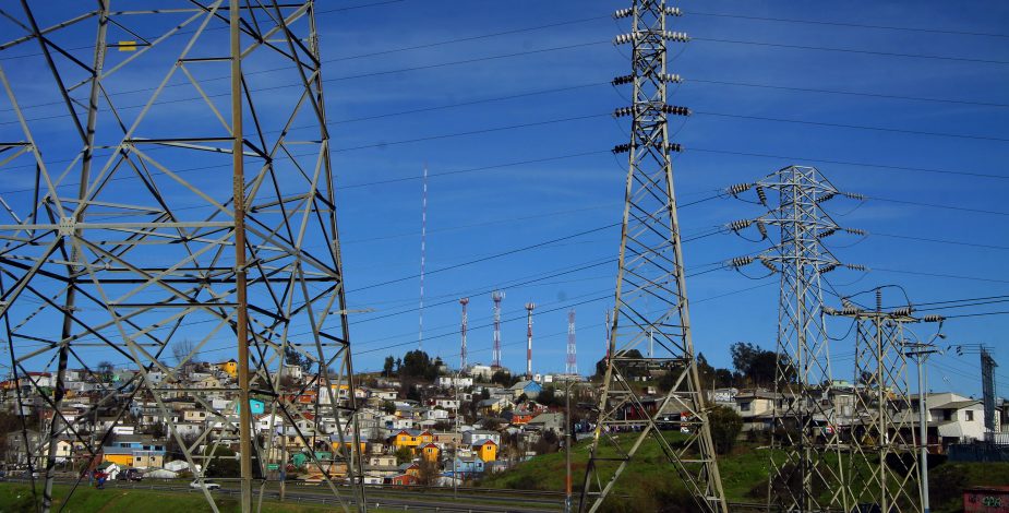 SMA ordena suspensión temporal de proyecto que considera la instalación de 110 kilómetros de líneas de transmisión eléctrica en la Cordillera de la Costa