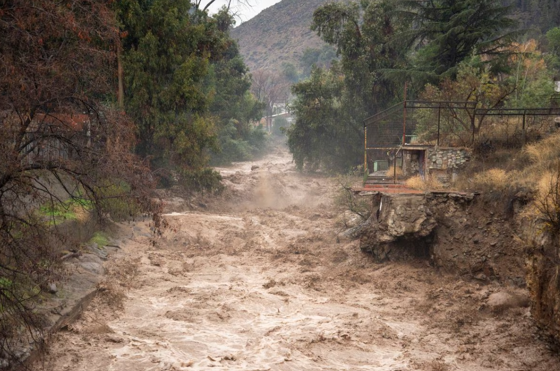 Sistema frontal en Santiago tendría características de las tormentas de junio