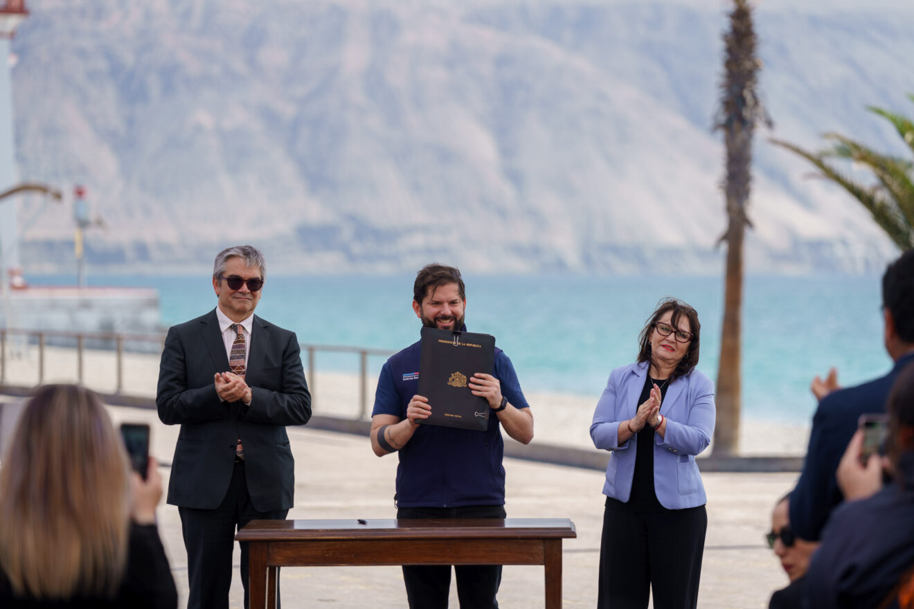 Desde Mejillones el Presidente Gabriel Boric promulga el Royalty a la Gran Minería