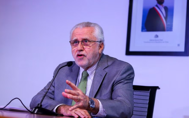 Máximo Pacheco afirma que Chile tiene una posición privilegiada en el litio y aclaró que “Codelco no está a la venta”