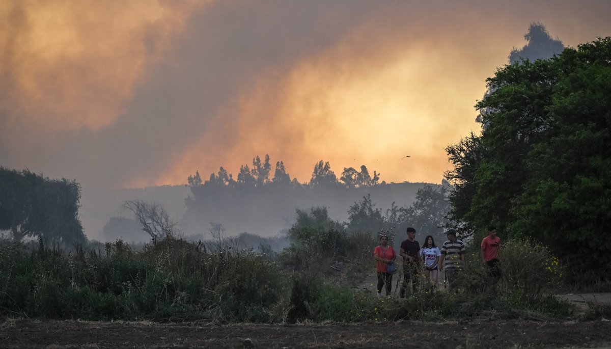 Alertas rojas por incendios forestales disminuyen a tres y se cifran en al menos 20 las viviendas afectadas