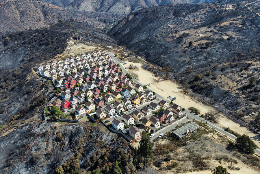 Ok Ley de incendios con pero de derecha: Inmobiliarias podrían construir en zonas incendiadas