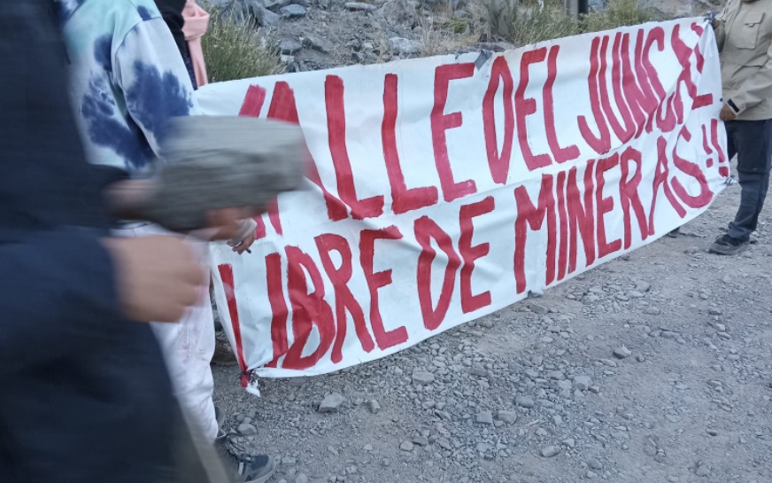 Organizaciones sociales ambientales protestaron contra transnacional minera que amenaza ecosistema del Parque Andino Juncal