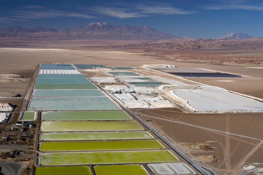 SQM espera entregar a fin de mes los documentos definitivos para acuerdo con Codelco por litio
