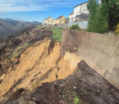 Socavón en sector Botania: municipio de Quilpué y Serviu realizarán trabajos de mitigación para encausar las aguas lluvias