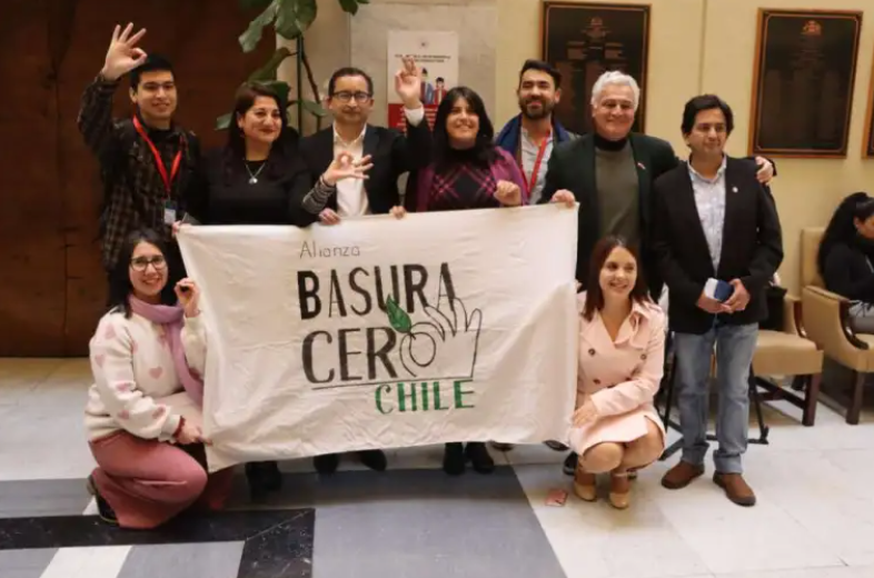 Bancada Basura Cero denunció retrasos, presiones y obstáculos en implementación de leyes que regulan uso del plástico