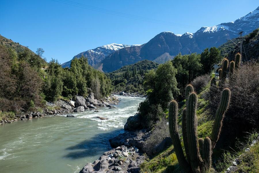 “Hay inacción de toda la institucionalidad”: organizaciones ambientales denuncian desprendimientos en túnel de hidroeléctrica Alto Maipo