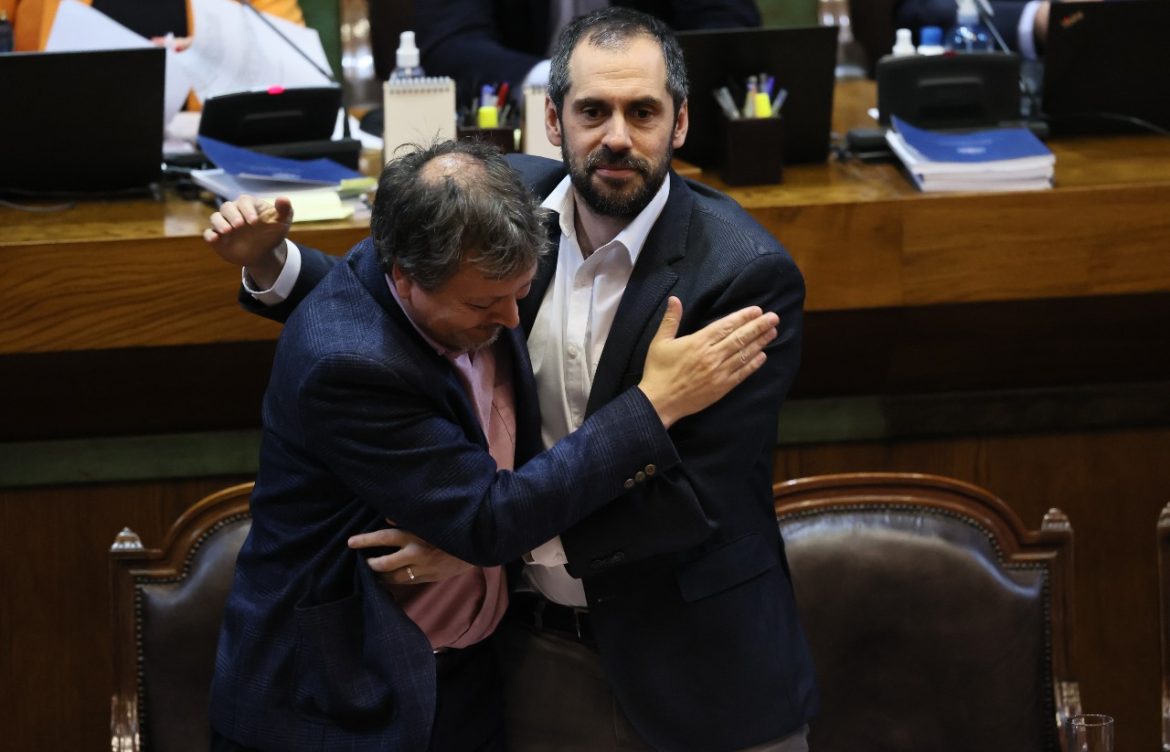 Pasa al Senado: Ley de Fraccionamiento logra aprobación en Cámara pese a intento de inconstitucionalidad de Bobadilla