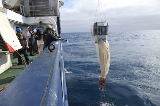 Científicos chilenos recuperan las primeras series de datos oceanográficos desde la Fosa de Atacama