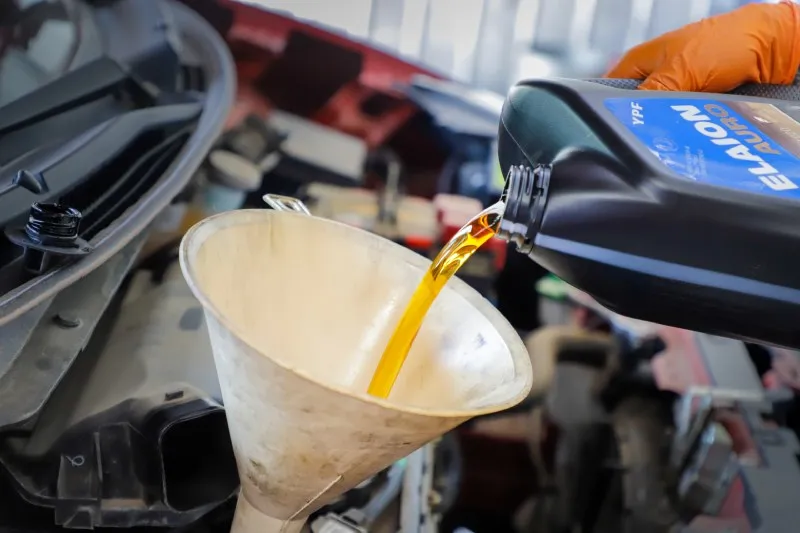Avanza la Ley REP: Medio Ambiente publica decreto que permitirá reciclar hasta el 90% de los aceites lubricantes