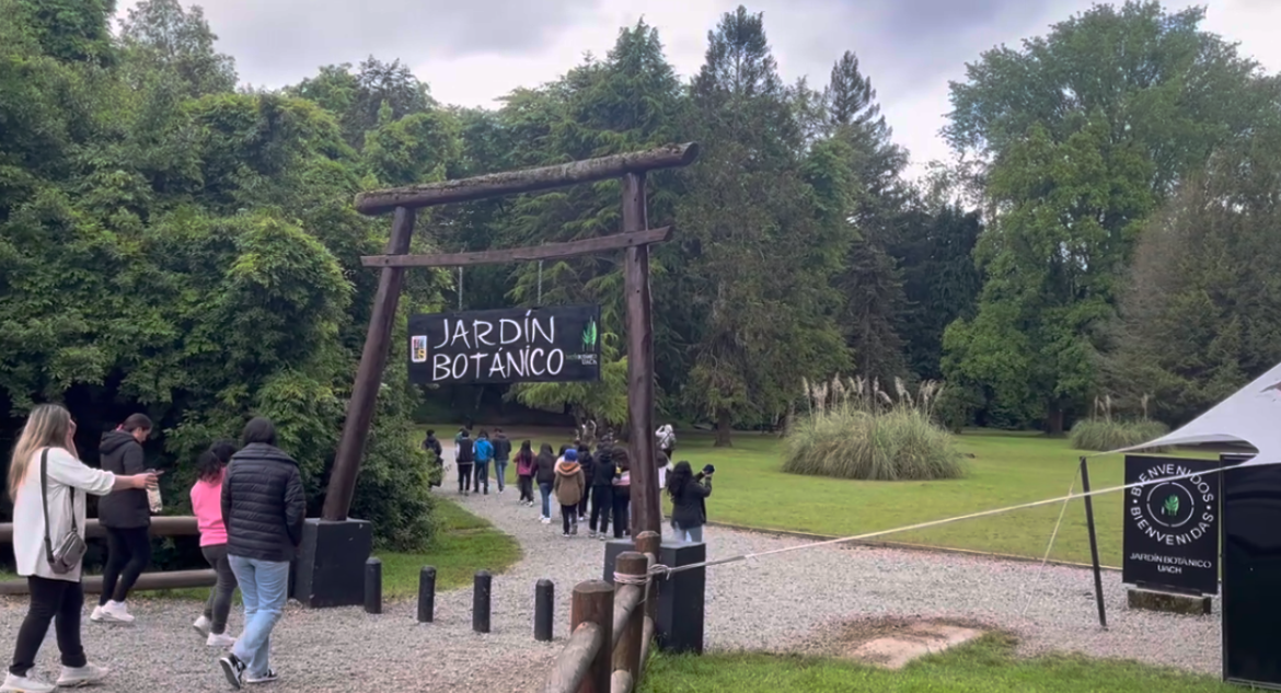 Prohíben ingreso de perros y gatos a Jardín Botánico de la UACh tras ataques a zorros y aves