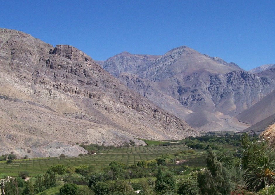 Otro ecosistema único que se protege: Ministerio del Medio Ambiente crea oficialmente el Monumento Natural Tres Cruces