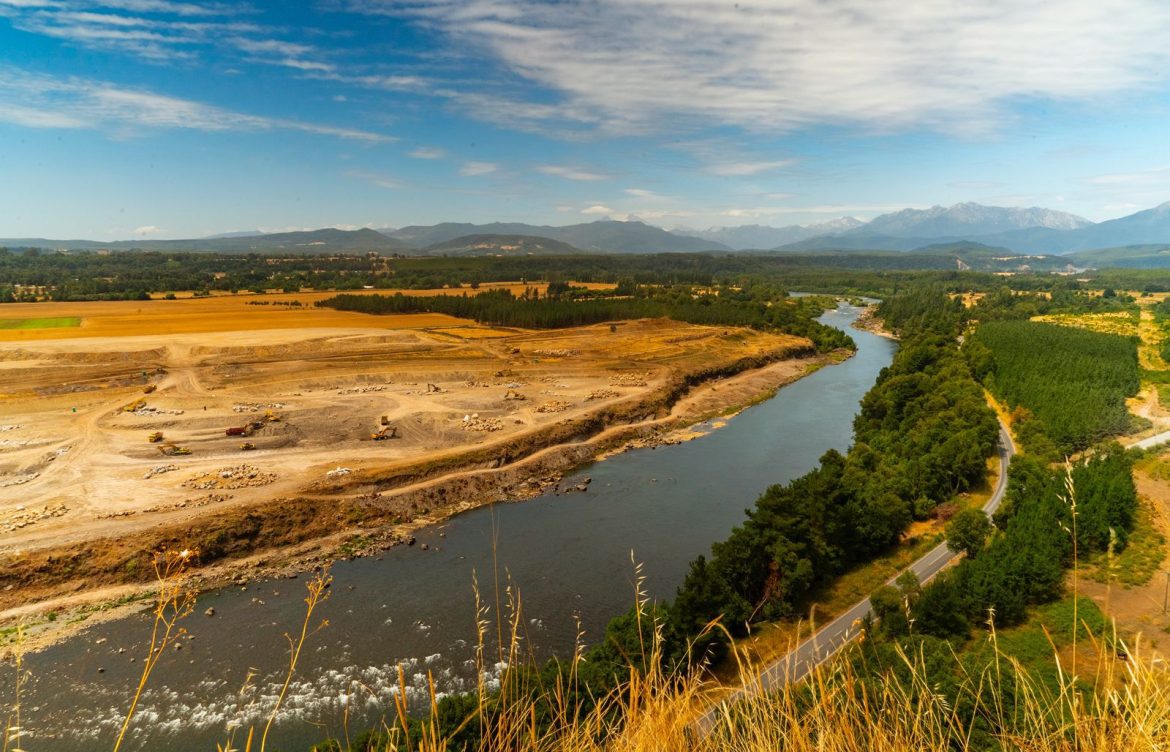 Pese a las denuncias y su impacto ambiental, continúa la construcción de la Central Rucalhue