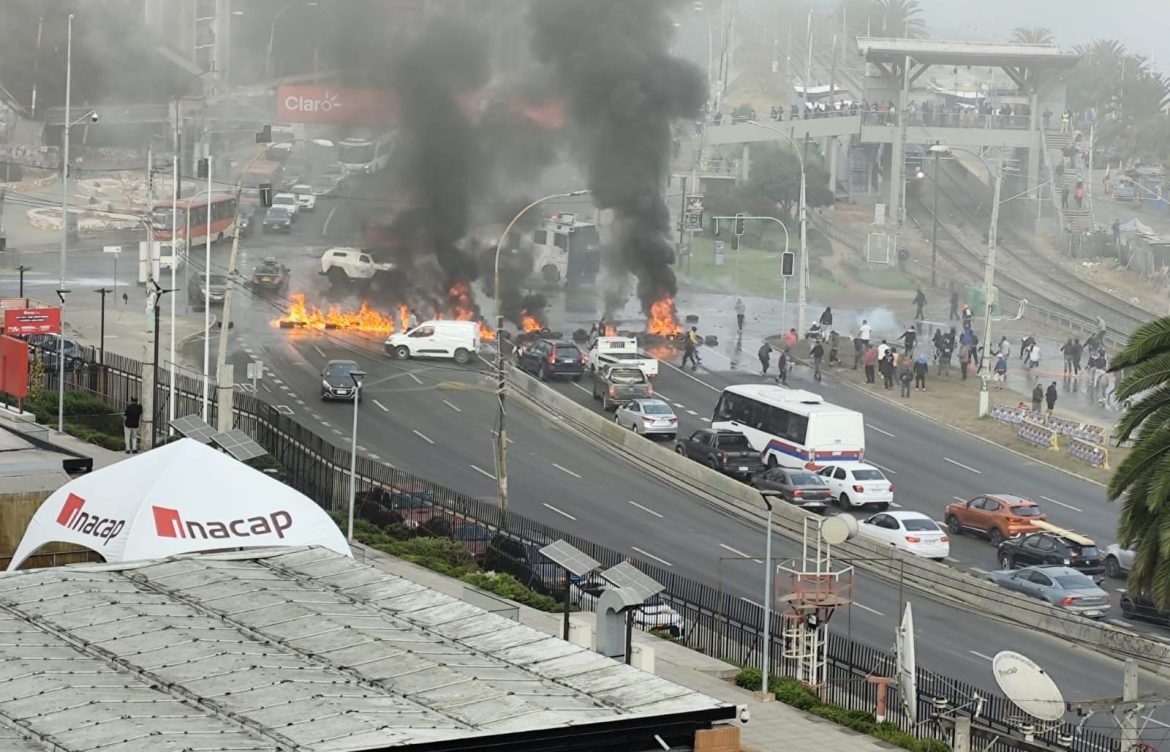 Con incidentes, pescadores de Valparaíso se manifestaron por cambios a la ley de pesca
